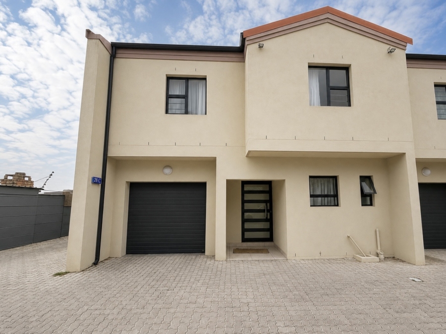 3 Bedroom Property for Sale in Dobson Western Cape
